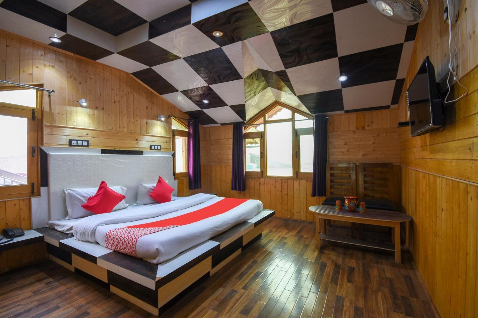 Oyo Hotel New Divine Kashmir Durgjan Exteriér fotografie