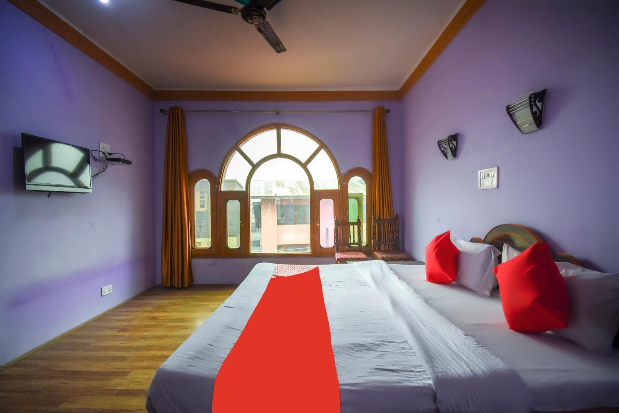 Oyo Hotel New Divine Kashmir Durgjan Exteriér fotografie