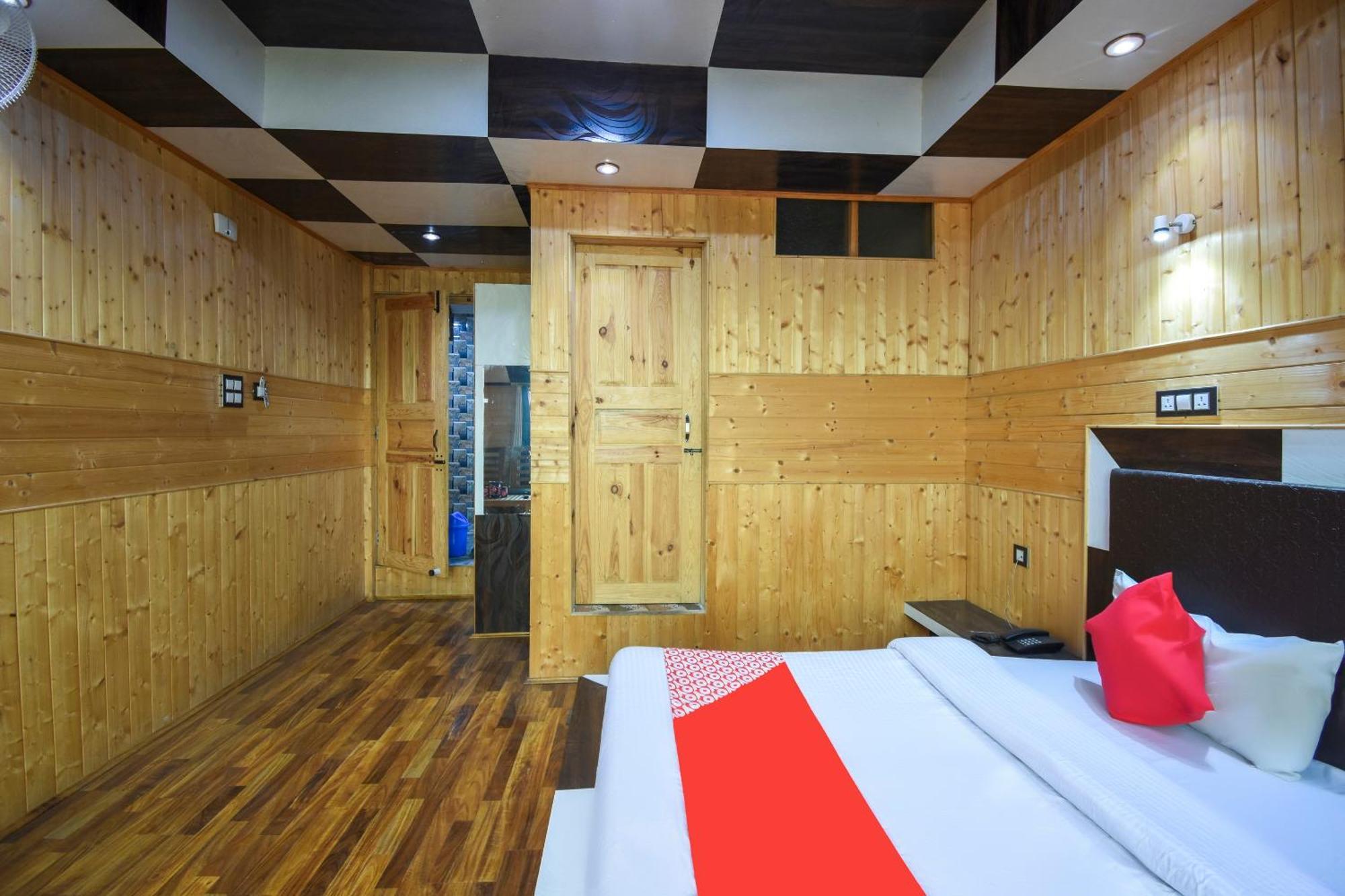 Oyo Hotel New Divine Kashmir Durgjan Exteriér fotografie