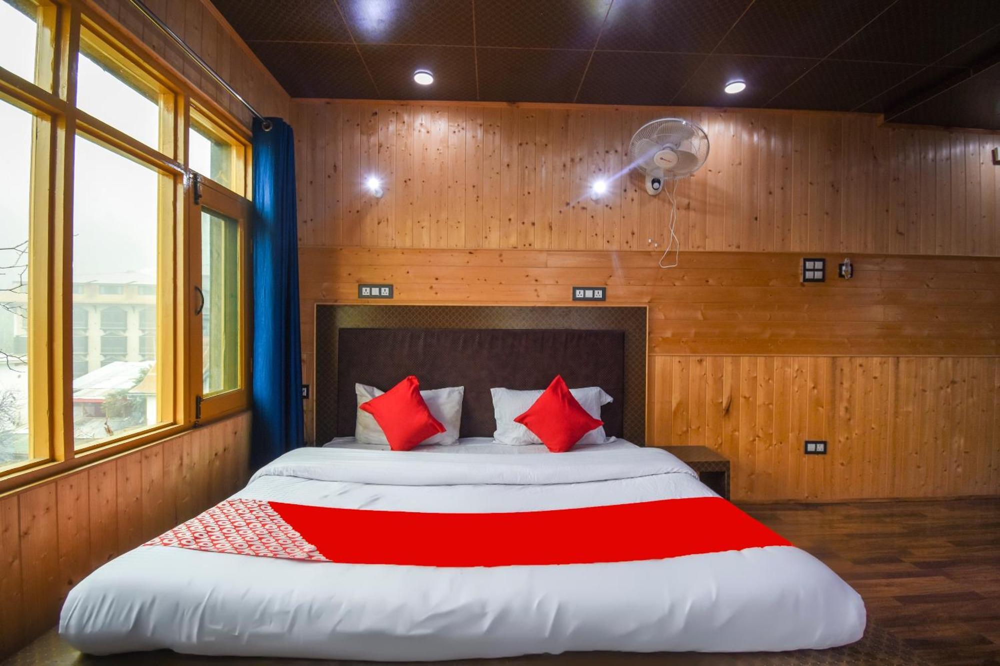 Oyo Hotel New Divine Kashmir Durgjan Exteriér fotografie