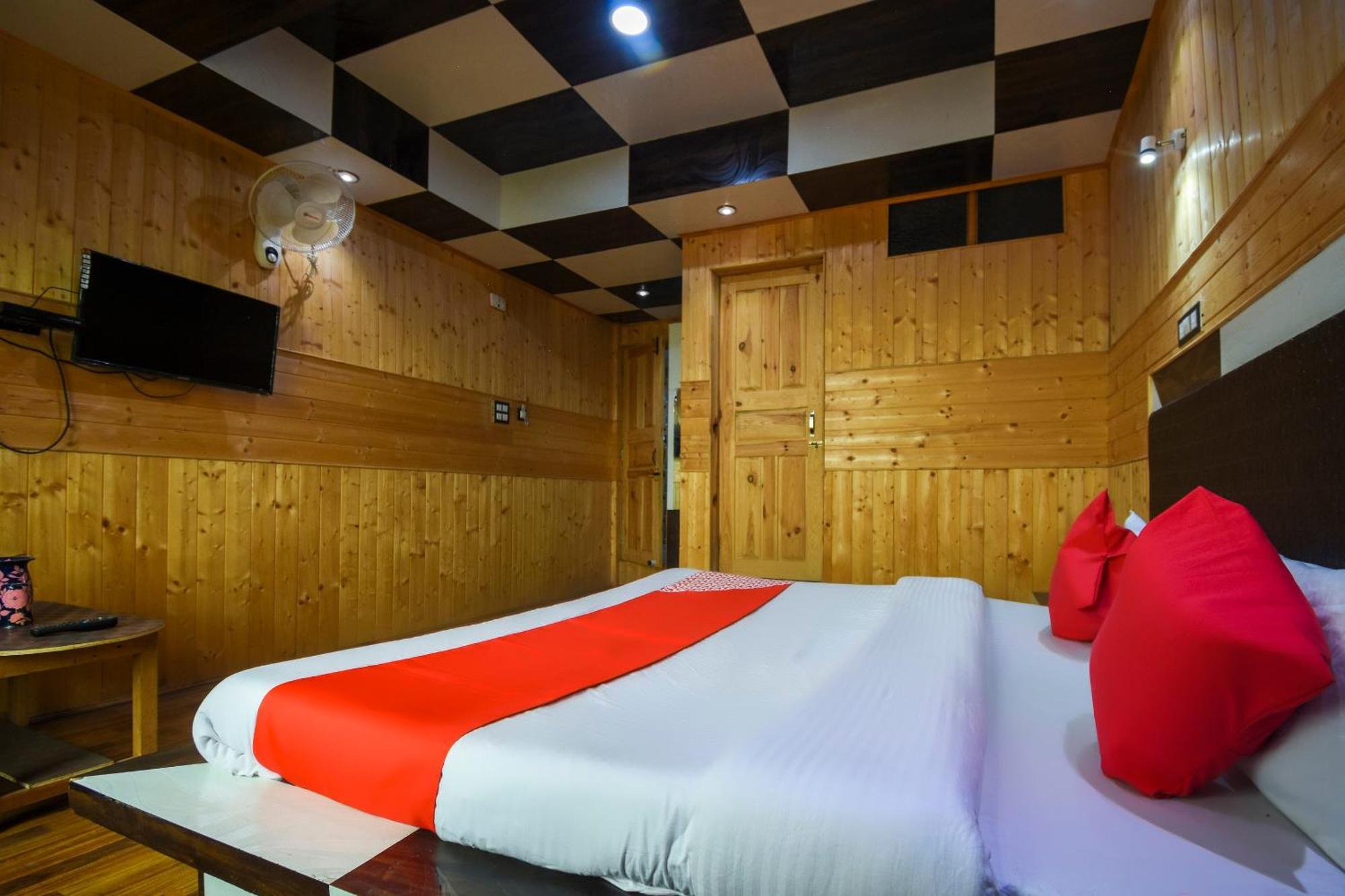 Oyo Hotel New Divine Kashmir Durgjan Exteriér fotografie