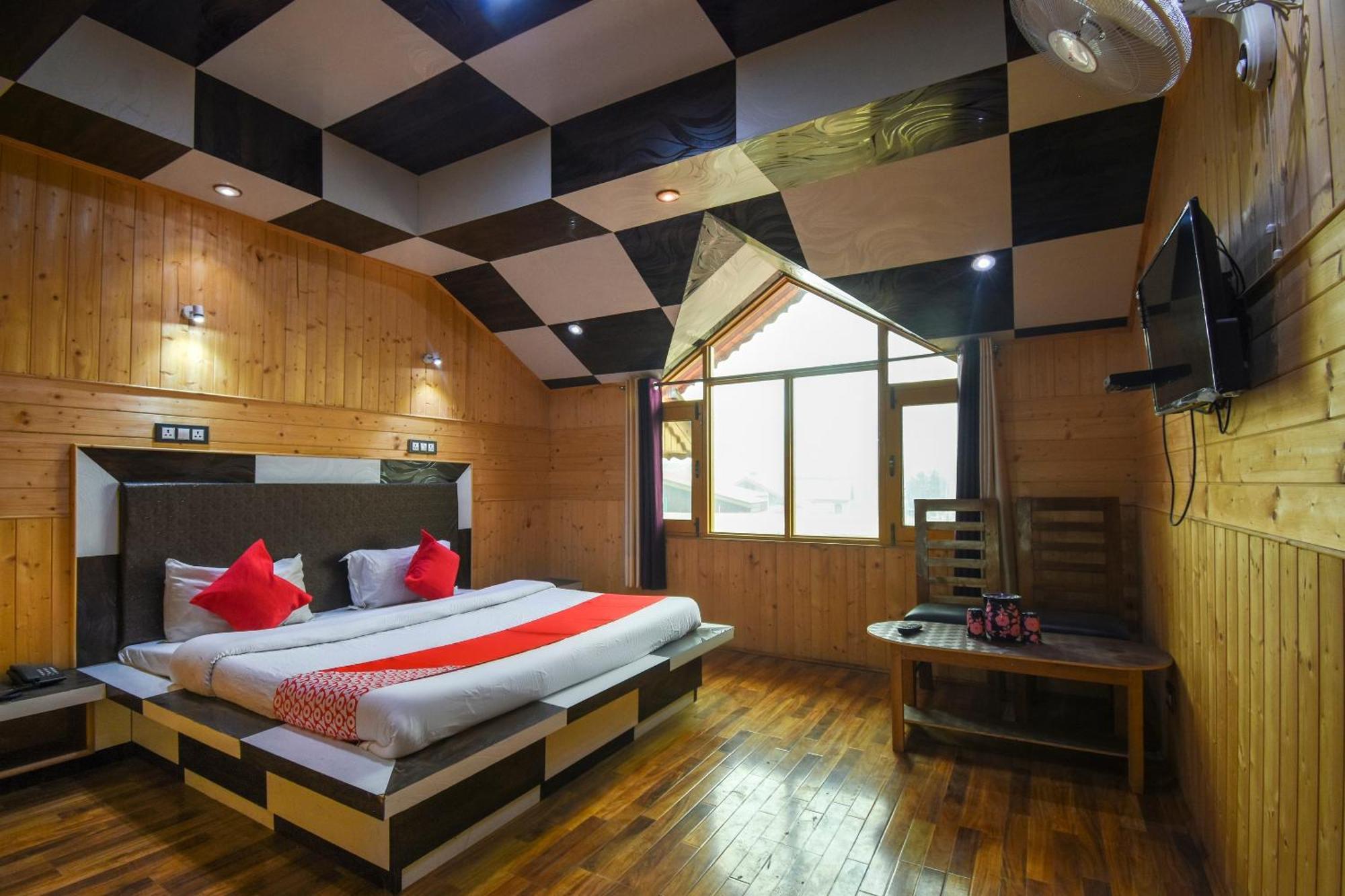 Oyo Hotel New Divine Kashmir Durgjan Exteriér fotografie
