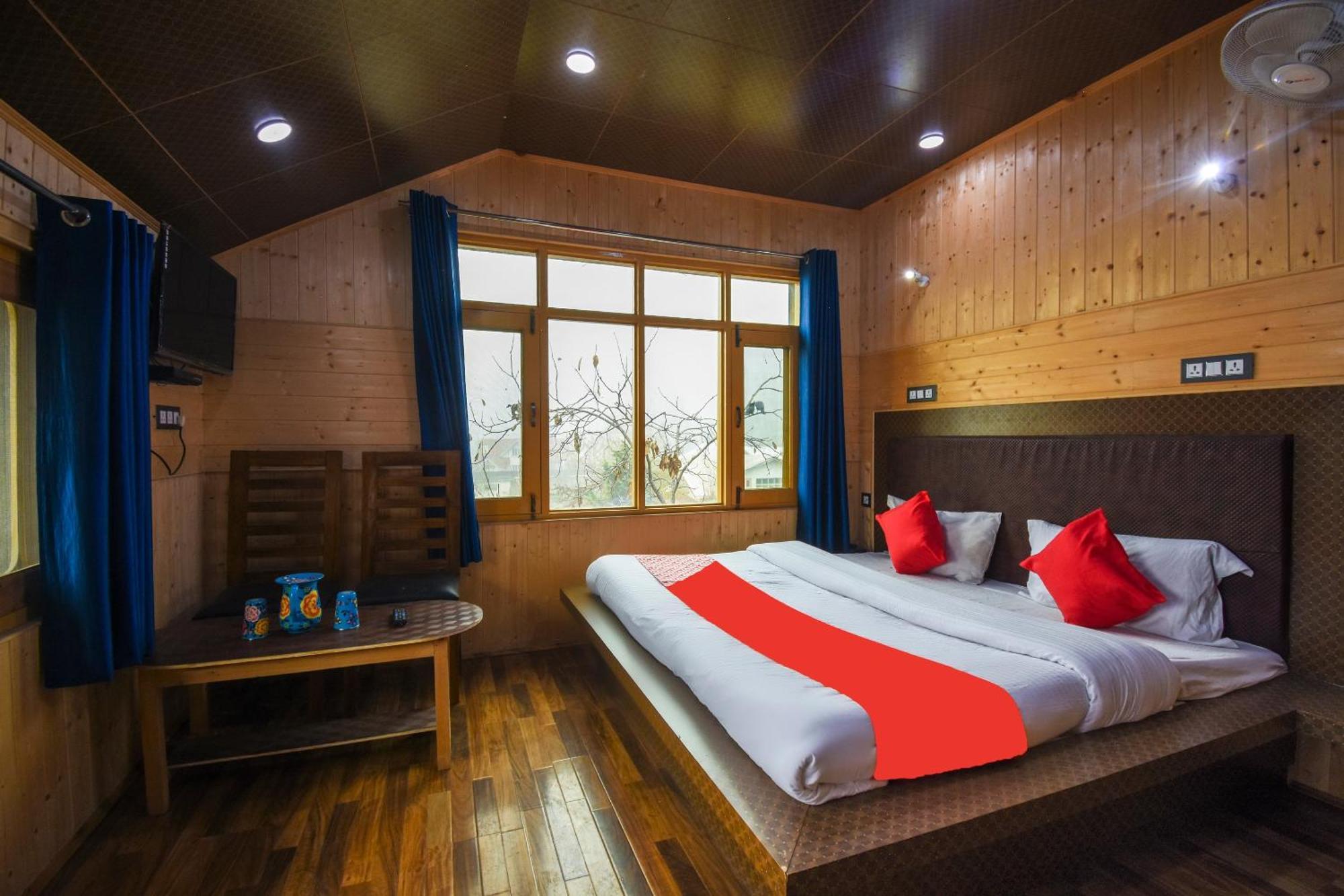 Oyo Hotel New Divine Kashmir Durgjan Exteriér fotografie