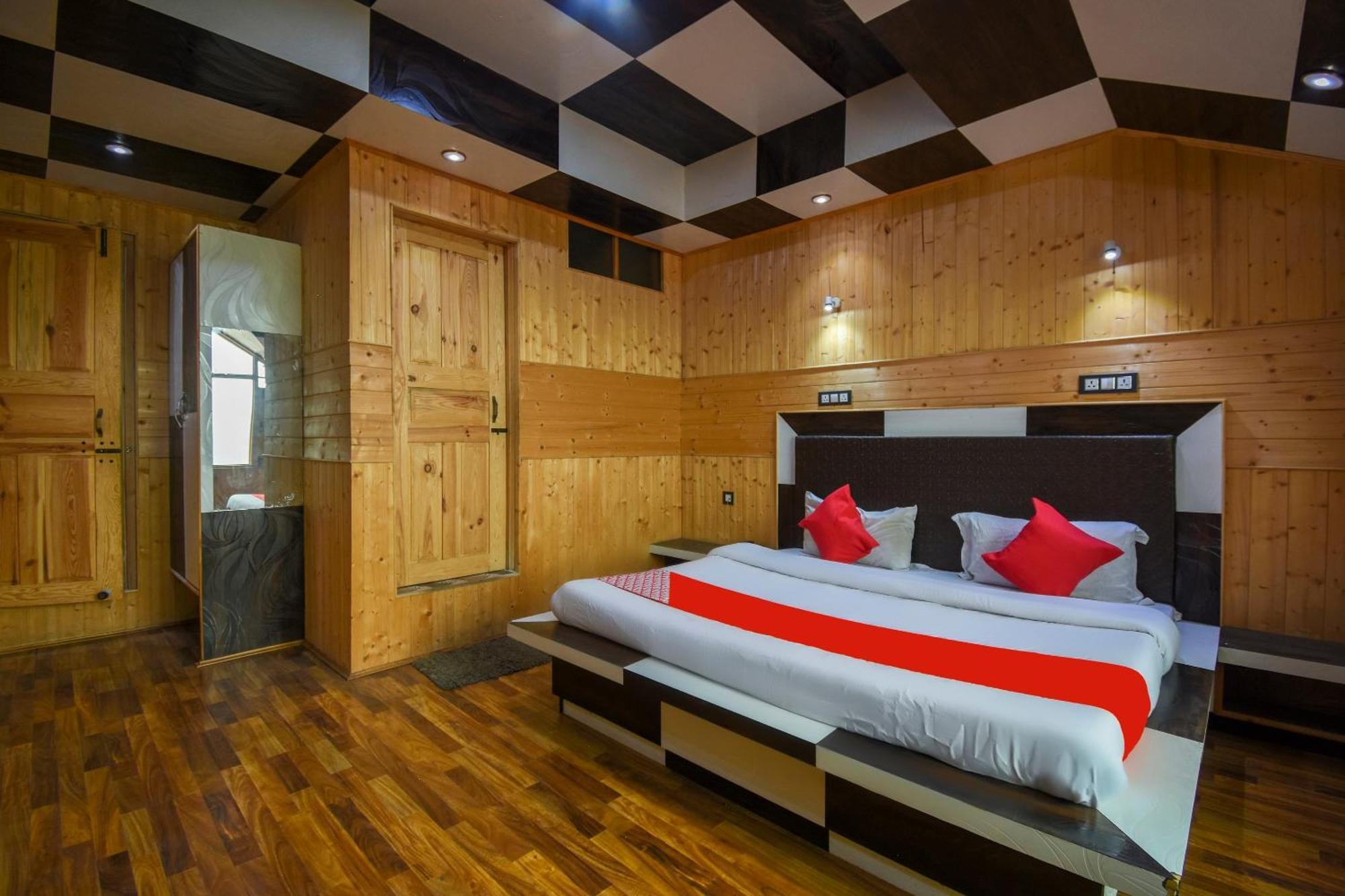 Oyo Hotel New Divine Kashmir Durgjan Exteriér fotografie
